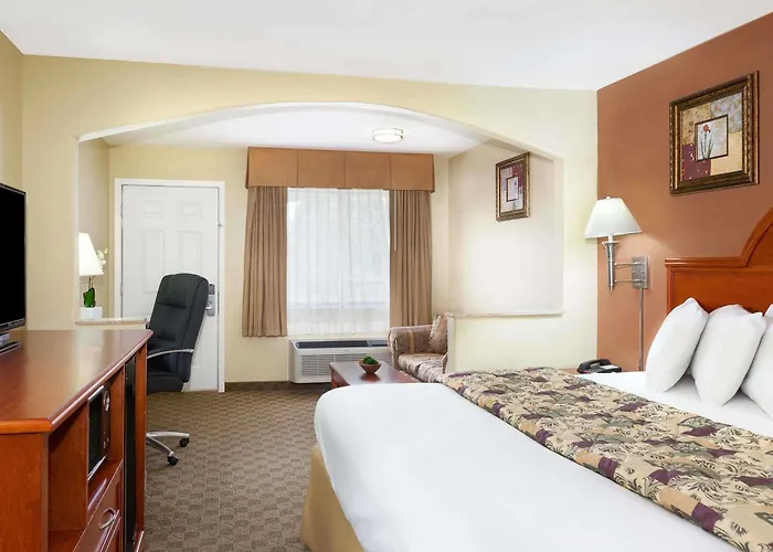 Howard Johnson By Wyndham 2*